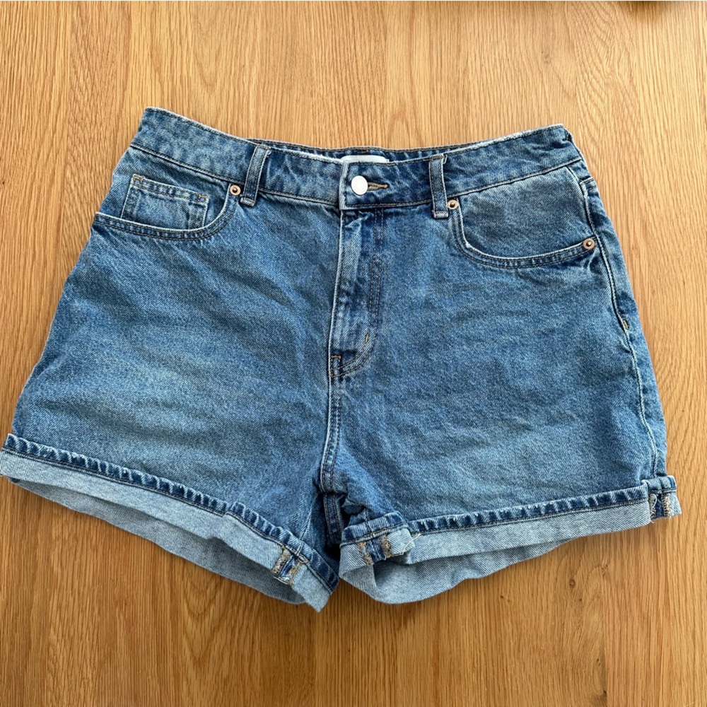 H&M mom shorts